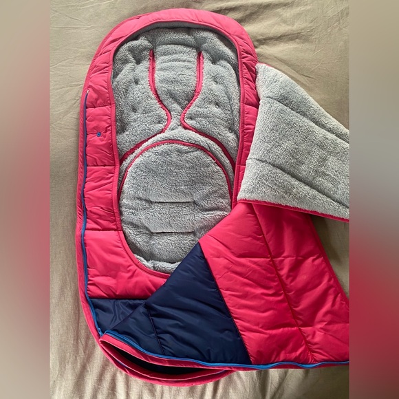 L.L. Bean Snow Bunting Bag in Pink and Blue (EUC) - Picture 4 of 6